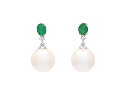 Pearl earrings