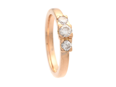 Jewellery, THREE STONE RING, 18K gold