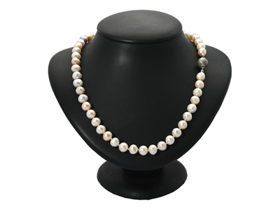 Jewellery, PEARL NECKLACE, cultured freshwater pearls
