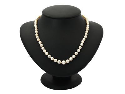 Jewellery, PEARL NECKLACE, cultured pearls