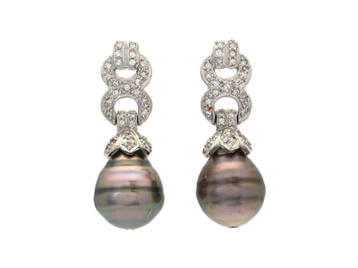 Jewellery, PEARL EARRINGS, 18K white gold