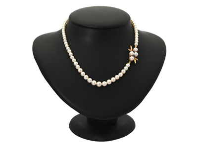Jewellery, PEARL NECKLACE, cultured pearls