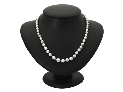Jewellery, PEARL NECKLACE, cultured pearls