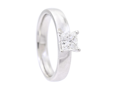 Jewellery, SOLITAIRE RING, 18K white gold