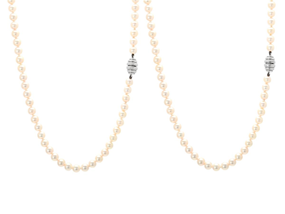 Jewellery, 2 PEARL NECKLACES, cultured pearls approx. 5,5-6 mm
