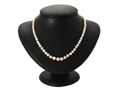 Jewellery, PEARL NECKLACE, clasp in 18K gold