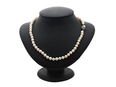Jewellery, PEARL NECKLACE, cultured pearls
