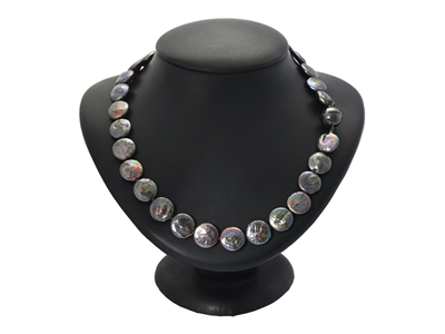 Jewellery, NECKLACE, dyed cultured freshwater disc