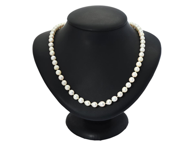 Jewellery, PEARL NECKLACE, cultured pearls