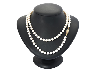 Jewellery, PEARL NECKLACE, cultured pearls