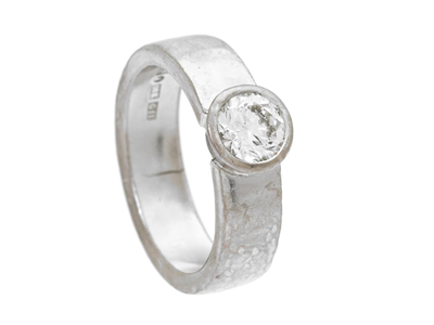 Jewellery, SOLITAIRE RING, 18K white gold