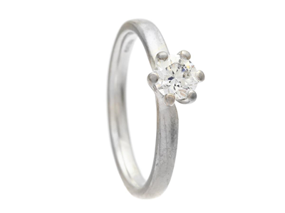 Jewellery, SOLITAIRE RING, 18K white gold