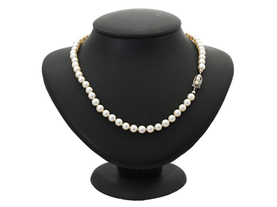 Jewellery, PEARL NECKLACE, cultured pearls