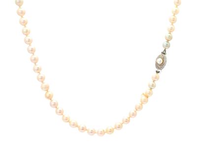Jewellery, PEARL NECKLACE, cultured pearls 6,4 - 6,8 mm