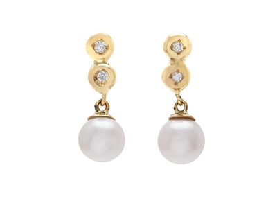 Jewellery, PEARL EARRINGS, 18K gold with cultured freshwater pearls 5,1 mm