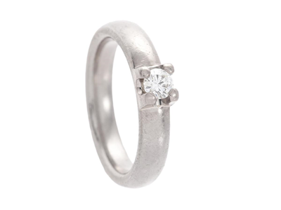 Jewellery, SOLITAIRE RING, 18K white gold