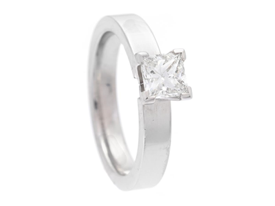 Jewellery, SOLITAIRE RING, 18K white gold