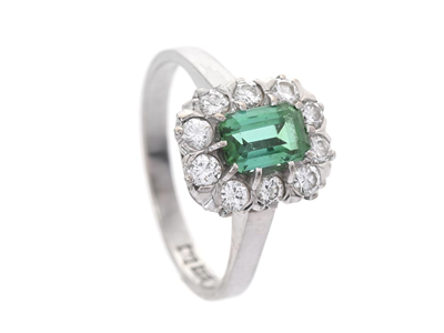 Jewellery, CLUSTER RING, 18K white gold