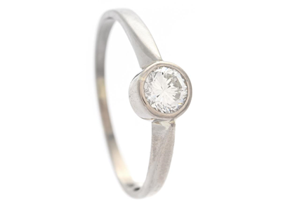 Jewellery, SOLITAIRE RING, 18K white gold