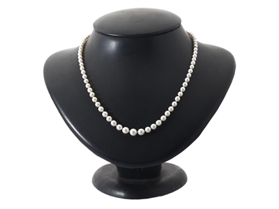 Jewellery, PEARL NECKLACE, clasp in 18K gold