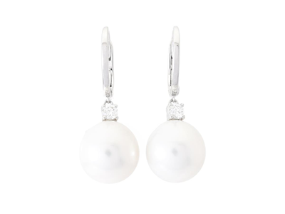 Jewellery, PEARL EARRINGS, 18K gold with oval South Sea pearls 10,6 mm