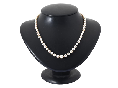 Jewellery, PEARL NECKLACE, cultured pearls