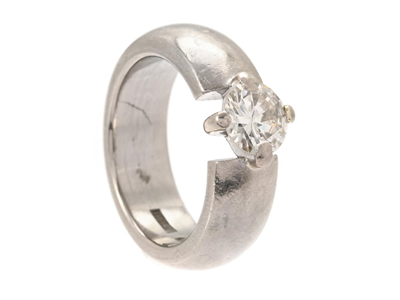 Jewellery, SOLITAIRE RING, 18K white gold