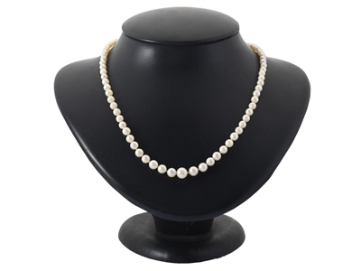 Jewellery, PEARL NECKLACE, cultured pearls