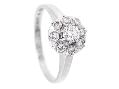 Jewellery, CLUSTER RING, 18K white gold