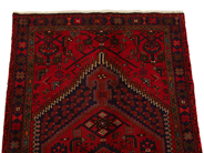 Carpets - HAMADAN, 128x223 cm. Handmade Persian carpet in wool in typical red color. The hexagon in the center is surrounded by a floral binding - View 3