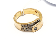Jewellery, Ring 18K with diamonds 1xca0,03ct 13xca0,01ct 17¾ 8,8g, in auction: Pawn – Tuesday 25 March 2014