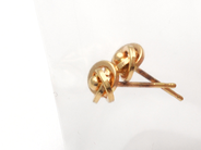 Lot, Earrings 1 pair 18K 0,4g, backings missing, in auction: Pawn – Monday 1 December 2014