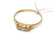 Jewellery, Ring 18K 1,8g Ø18½ with stones, in auction: Pawn – Monday 1 December 2014