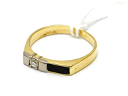 Lot, Ring 18K 3,9g Ø18¼ with black stone and diamond 1xca0,09ct, double-dyed, in auction: Pawn – Tuesday 28 July 2015