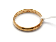 Jewellery, Ring 18K 2,2g engraved , in auction: Pawn – Tuesday 10 November 2015