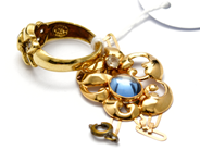 Lot, Lot of gold 18K 8,2g damaged, låsdel not gold , in auction: Pawn – Tuesday 10 November 2015