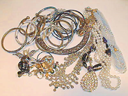 Jewellery, COSTUME JEWELLERY, armringar, in auction: Modern – Saturday 4 November 2000