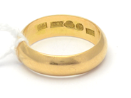 Jewellery, Ring 18K 6,6g Ø17½ scratched, in auction: Pawn – Tuesday 27 September 2016