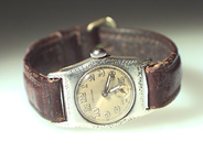 Watches, LONGINES, wristwatch, in auction: Watches – Saturday 21 April 2001