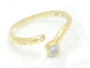 Lot, Ring 18K 2,5g Ø17½ with diamonds 1xca0,12ct and 1xca0,01ct, skew, in auction: Pawn – Tuesday 27 September 2016