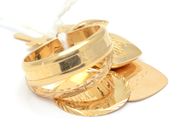 Lot, Lot of gold 18K 9,5g, engraved and missfärgat, in auction: Pawn – Tuesday 27 September 2016
