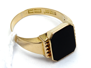 Lot, Ring 18K 4,8g with stone defect ringshank engraving , in auction: Pawn – Tuesday 27 September 2016