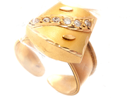 Jewellery, Ring with stones 21K 5,2g adjustable size (somewhat skew), in auction: Pawn – Tuesday 5 March 2019