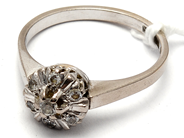 Jewellery, Ring 18K with white stones 3,6g Ø17, in auction: Pawn – Tuesday 5 March 2019