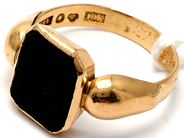Lot, Signet ring 18K 4,5g Ø19 (engraved), in auction: Pawn – Tuesday 5 March 2019