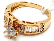 Jewellery, Ring 18K 6,0g Ø19, with white stones , in auction: Pawn – Tuesday 5 March 2019