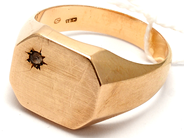 Jewellery, Signet ring 18K 4,2g Ø18½, with white stone, in auction: Pawn – Tuesday 5 March 2019
