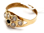Lot, Ring 14K 1,5g Ø18½ with stones (skew), in auction: Pawn – Tuesday 5 March 2019