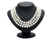Jewellery, PEARL NECKLACE, 3-strand, in auction: Lilla jewellery – Thursday 28 March 2019