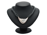 Jewellery, NECKLACE, sterling silver, in auction: Lilla jewellery – Thursday 28 March 2019